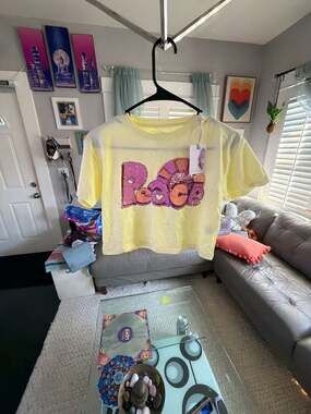Jessica Simpson Peace Graphic Tee Size M (8/10) Yellow